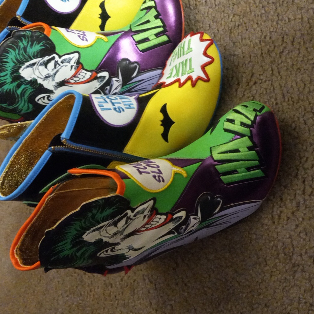Batman and Joker Deadly Duo ankle boots, a size 10 & a size 11 - Picture 2 of 13